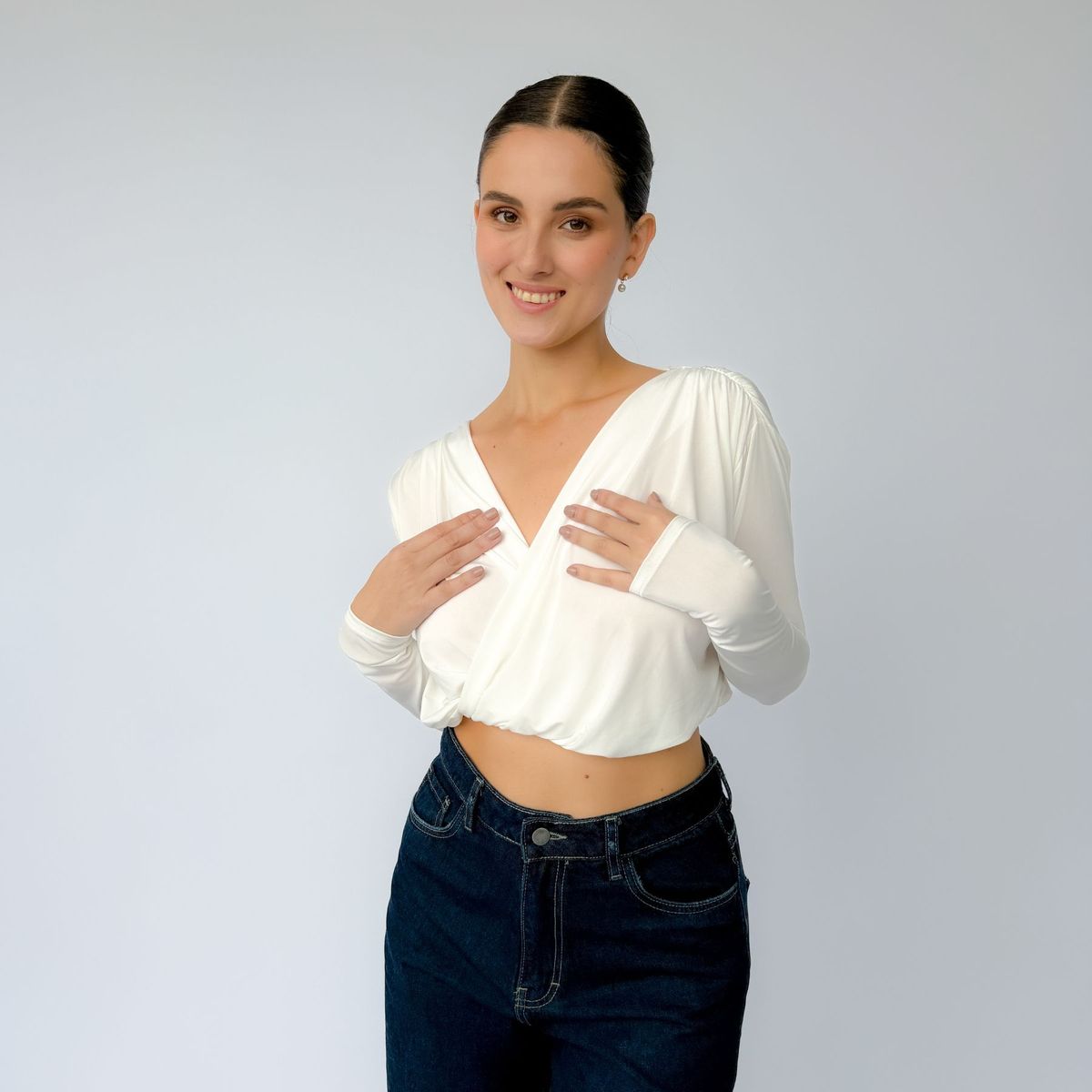 INTROSPECTIVA MODA - BLUSA MANGA LARGA CON ELÁSTICO EN LA CINTURA MODELO CHIARA