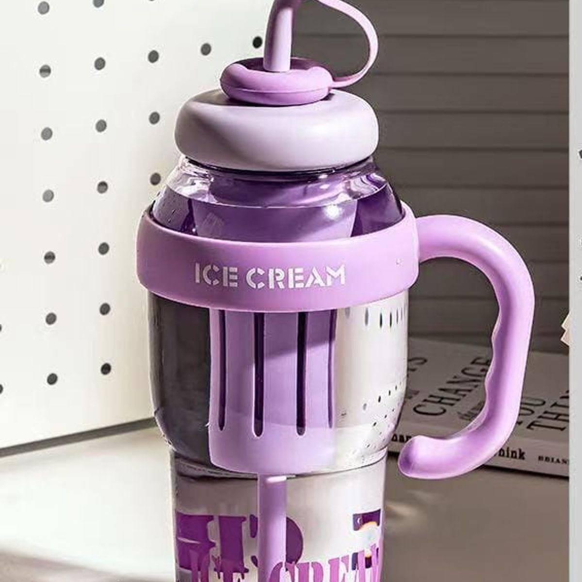GENERICO - TOMATODO VASO BOTELLA ICE CREAM CON CAÑITA DE 1400 ML COLOR FUCSIA