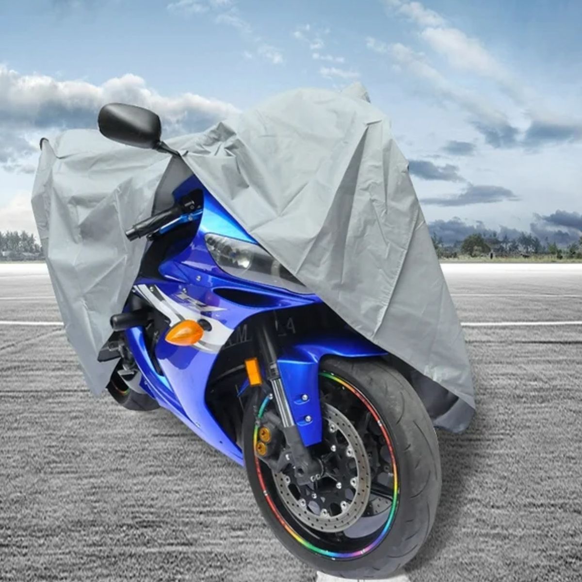 GENERICO - MOTOCICLETA CUBIERTA