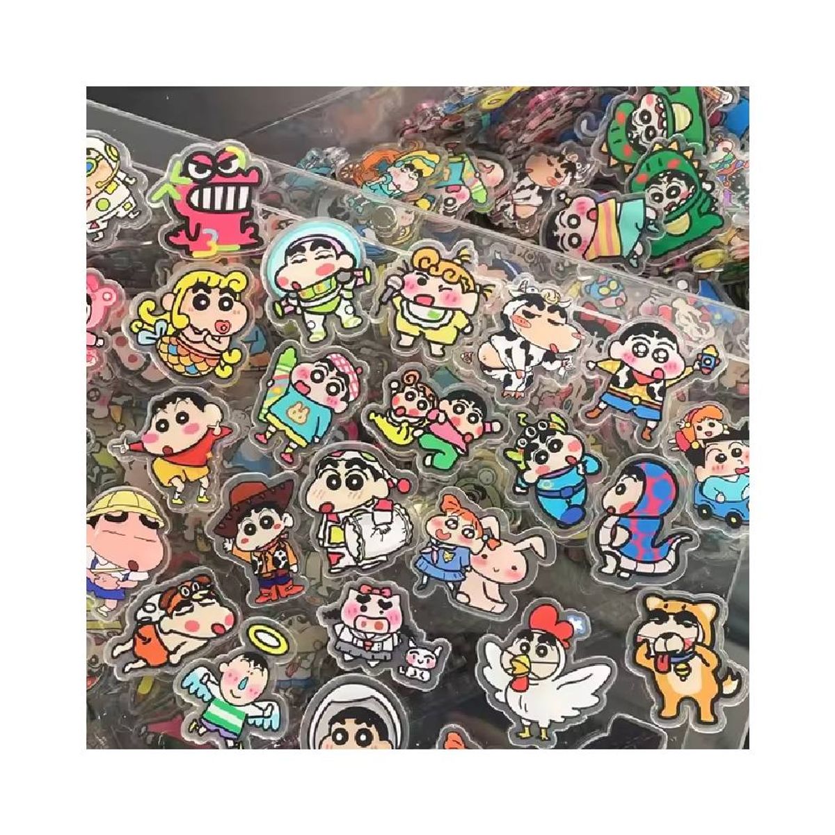 GENERICO - Acrilicos al Azar 10 unidades de Shin Chan