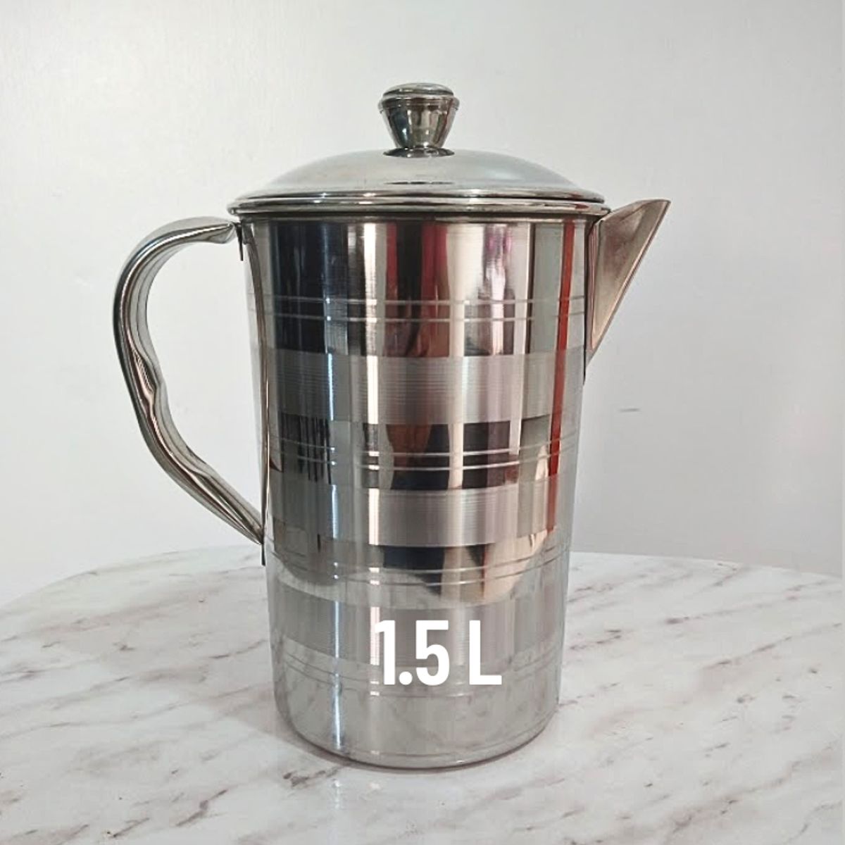 GENERICO - Jarra de agua de acero inoxidable  1.5 L