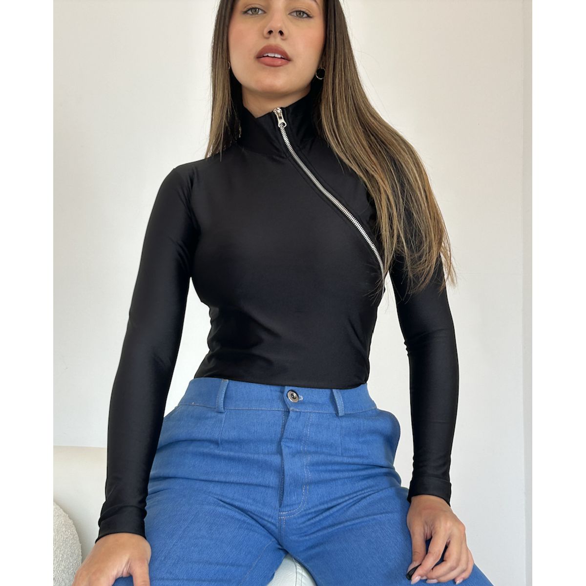 SOLARY - Blusa Cafarena con Cierre Negro