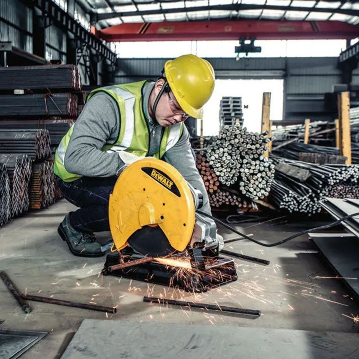 DEWALT - Tronzadora de MetalSierra de 14 355mm 2300W