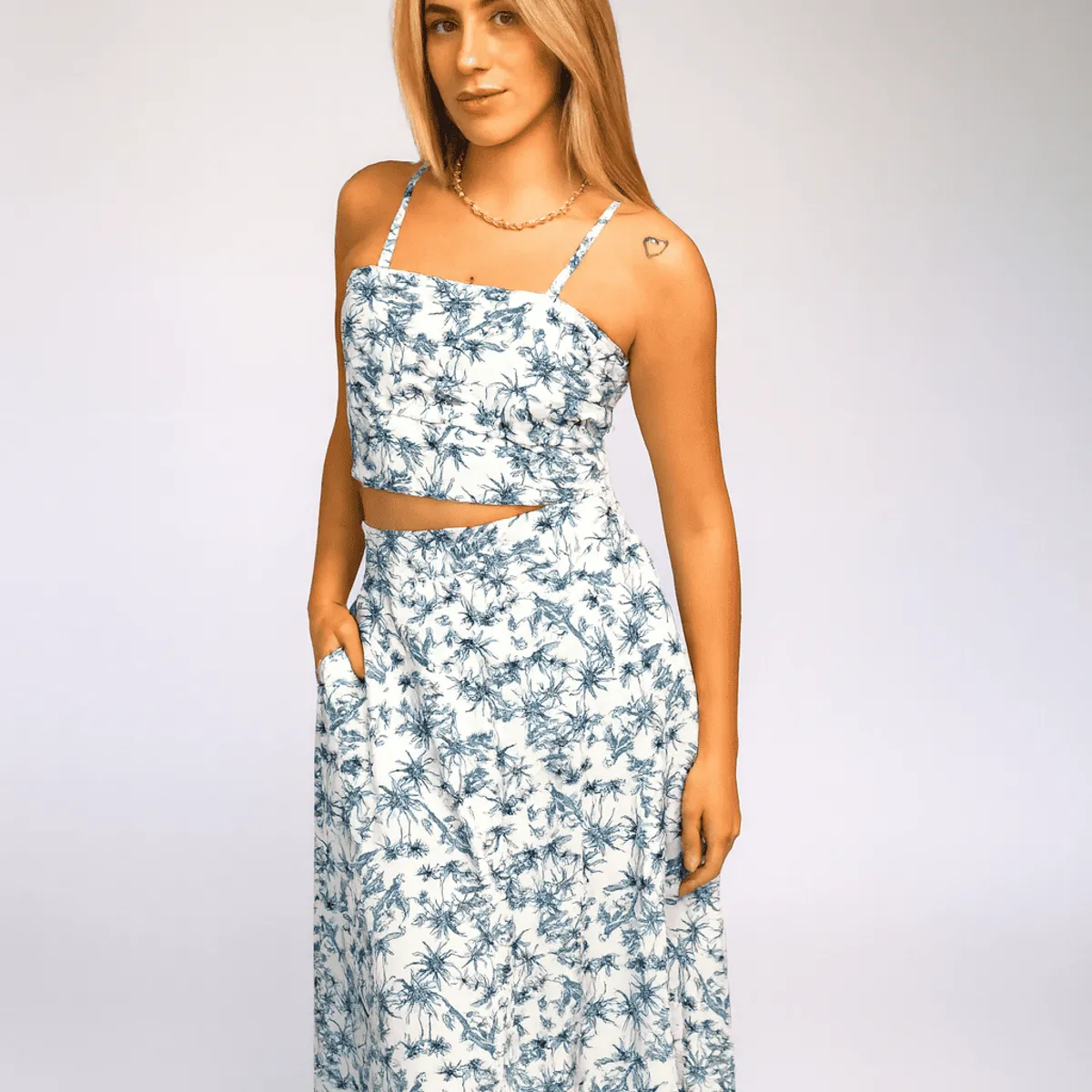 AMA OUTFITTERS - SET TOP  DRAPEADO Y FALDA EN A JACOBS