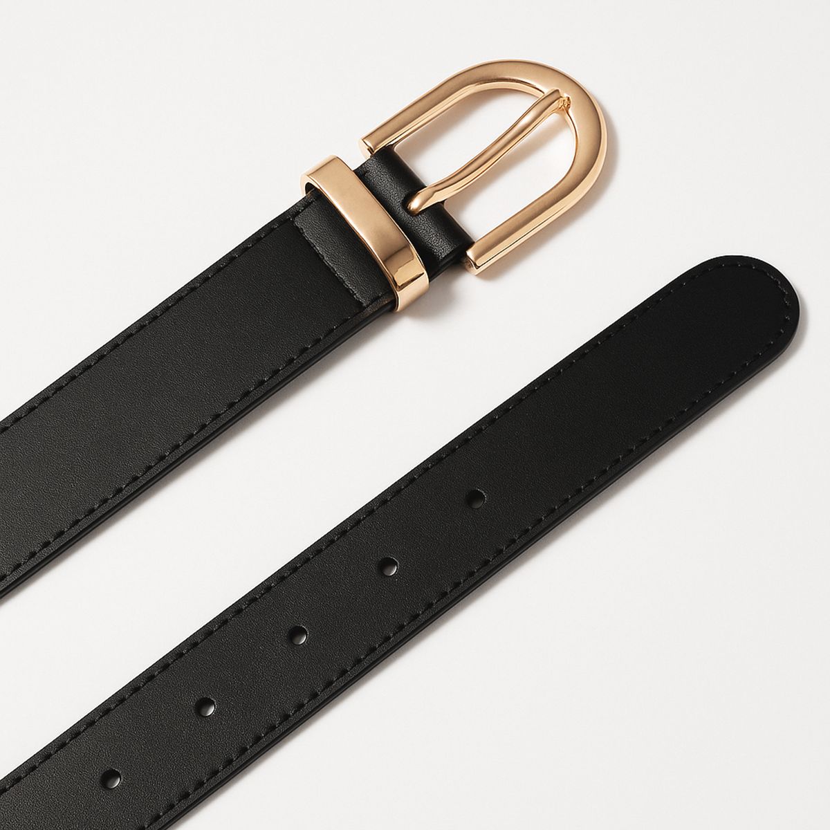 GENERICO - CORREA BLANCO PERLA CON HEBILLA DORADA