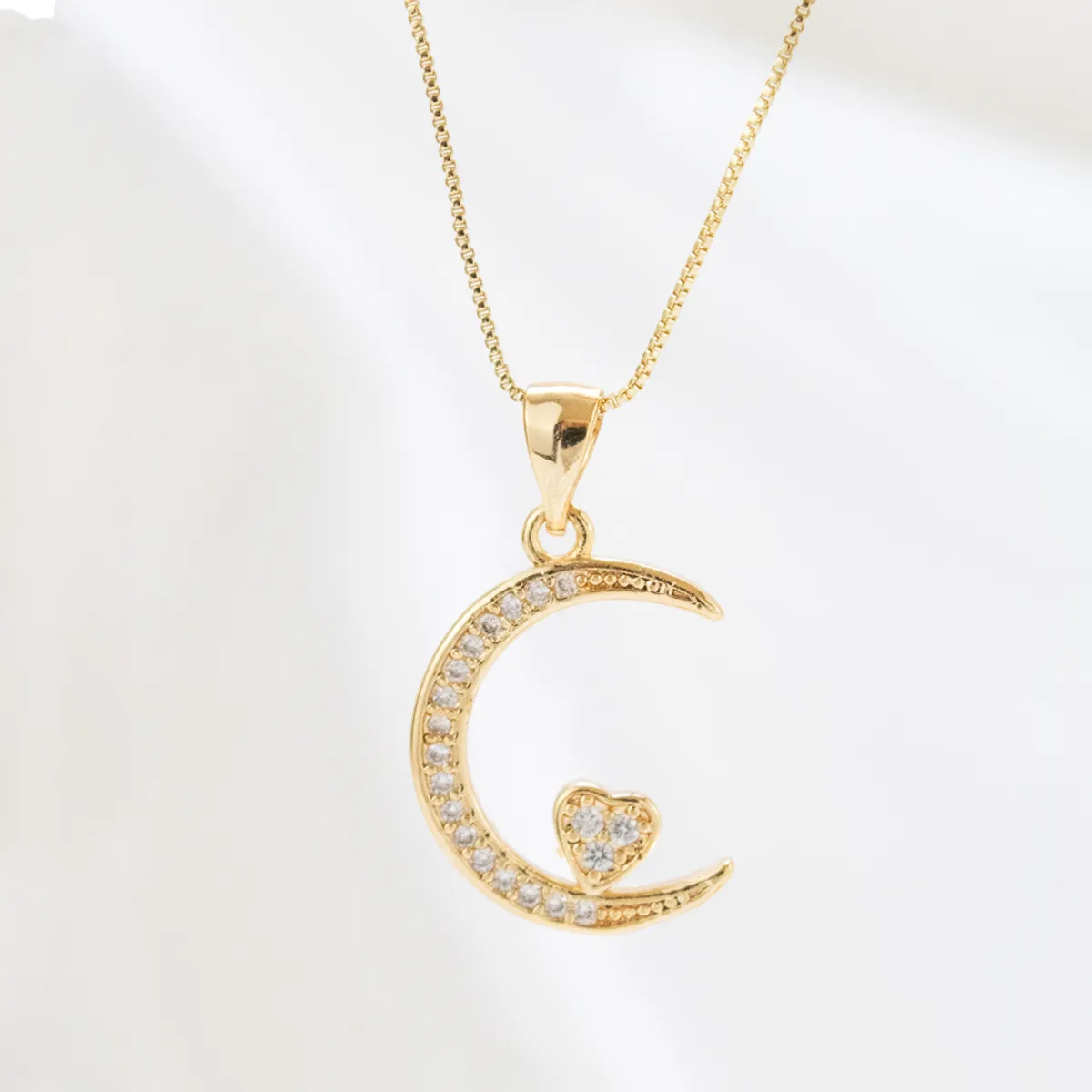 CLEO JOYAS & ACCESORIOS - Collar Heart Luna Dorado Acero