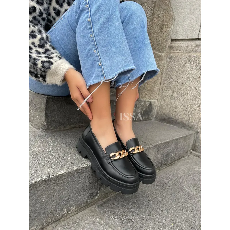 GENERICO - MOCASIN DANA EN COLOR NEGRO MATE