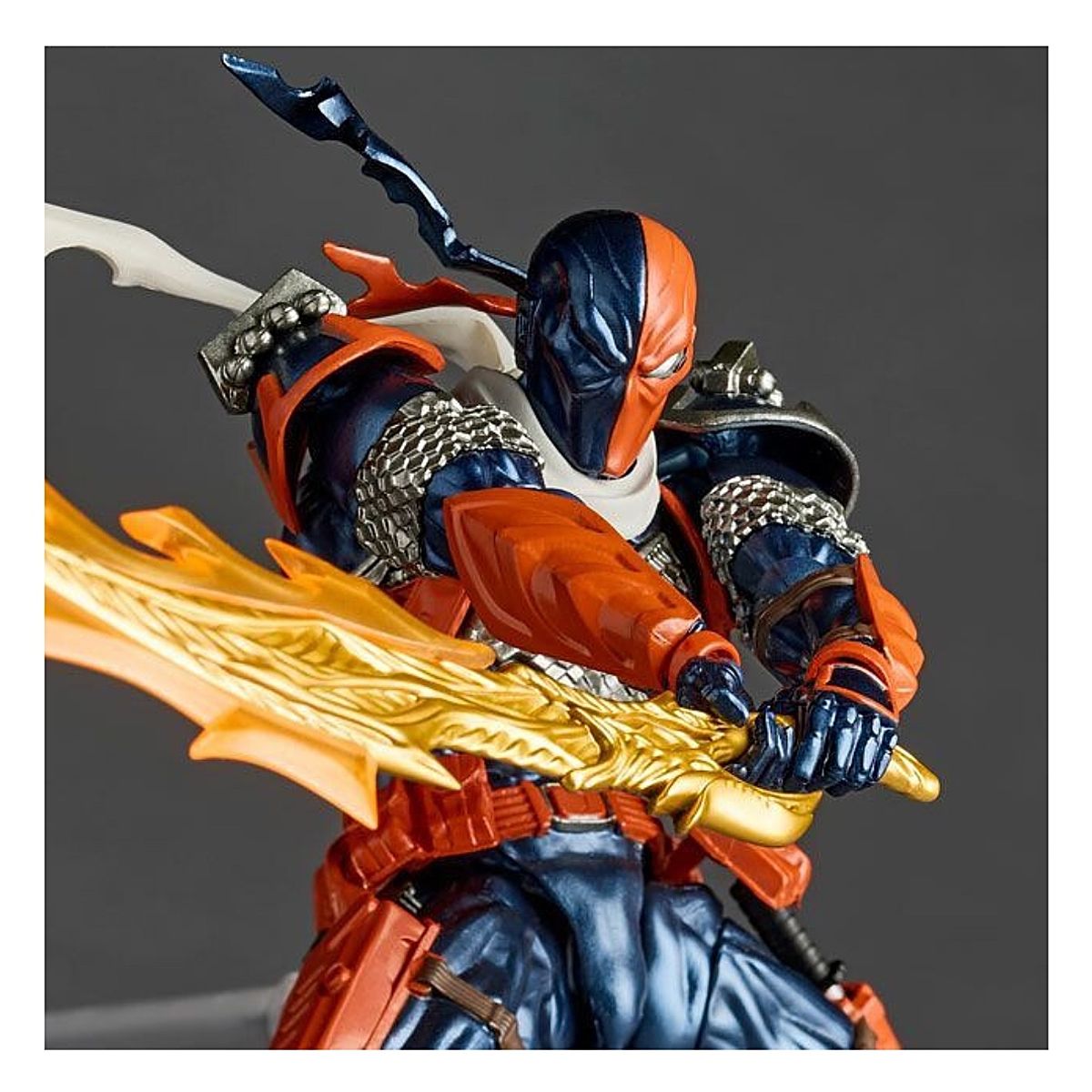 DC COMICS - DC Comics Amazing Yamaguchi Revoltech Deathstroke 1.5