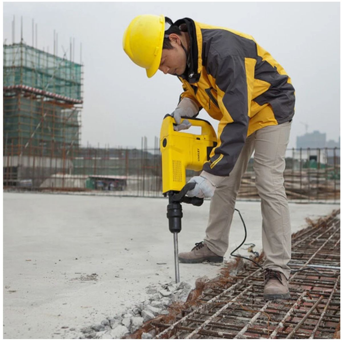 STANLEY - ROTOMARTILLO Demoledor SDS Max 1600W STHM10K ROTOMARTILLO 25J STANLEY