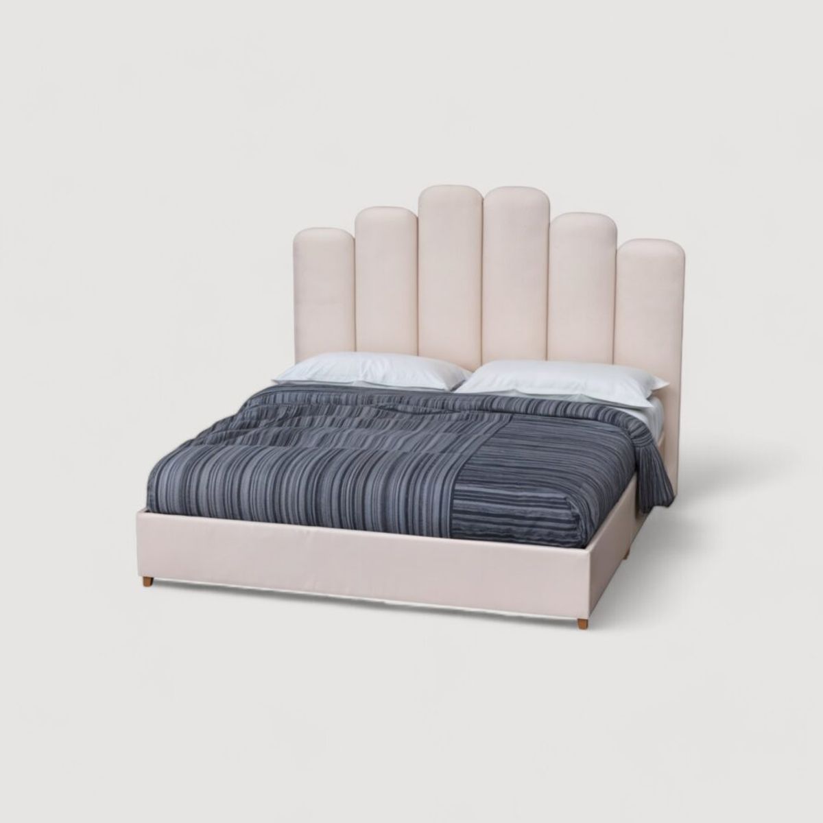 MUEBLES MACRUMO - Cama Tapizada Elisse Premium King Color Beige Tela antifluido