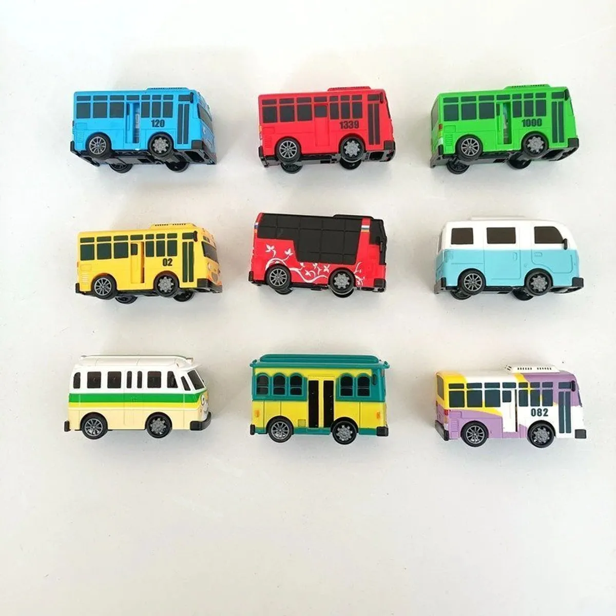GENERICO - Tayo Pequeño Bus Con Lani Gani Rogi Set X 9 Carritos De 9 cm