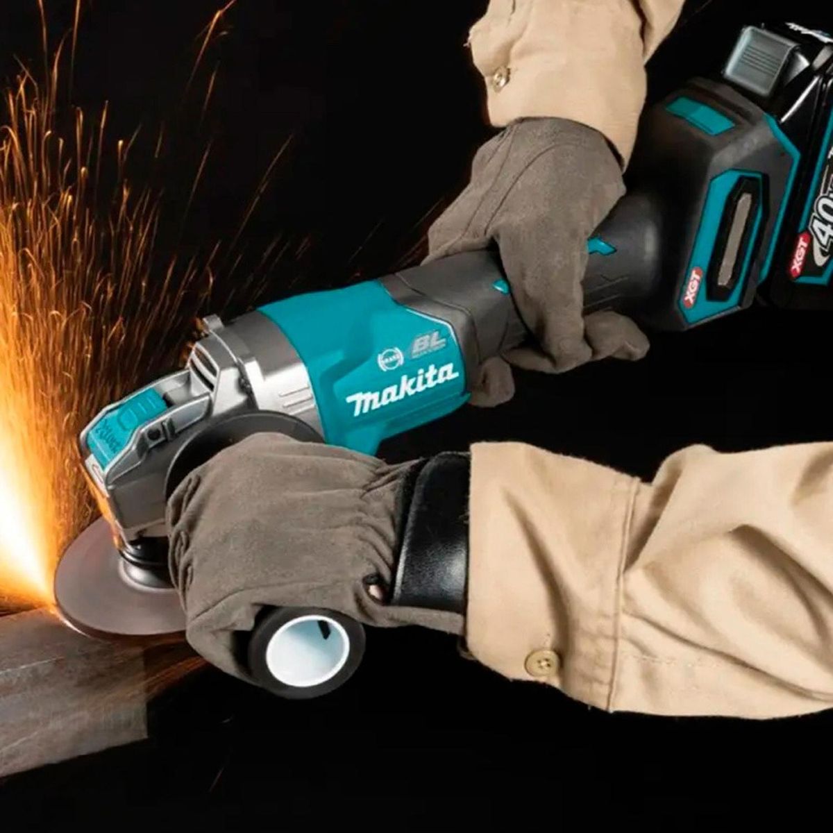 MAKITA - Esmeril Angular 4 1/2 Makita 40Vmax BL Sin Batería GA046GZ01
