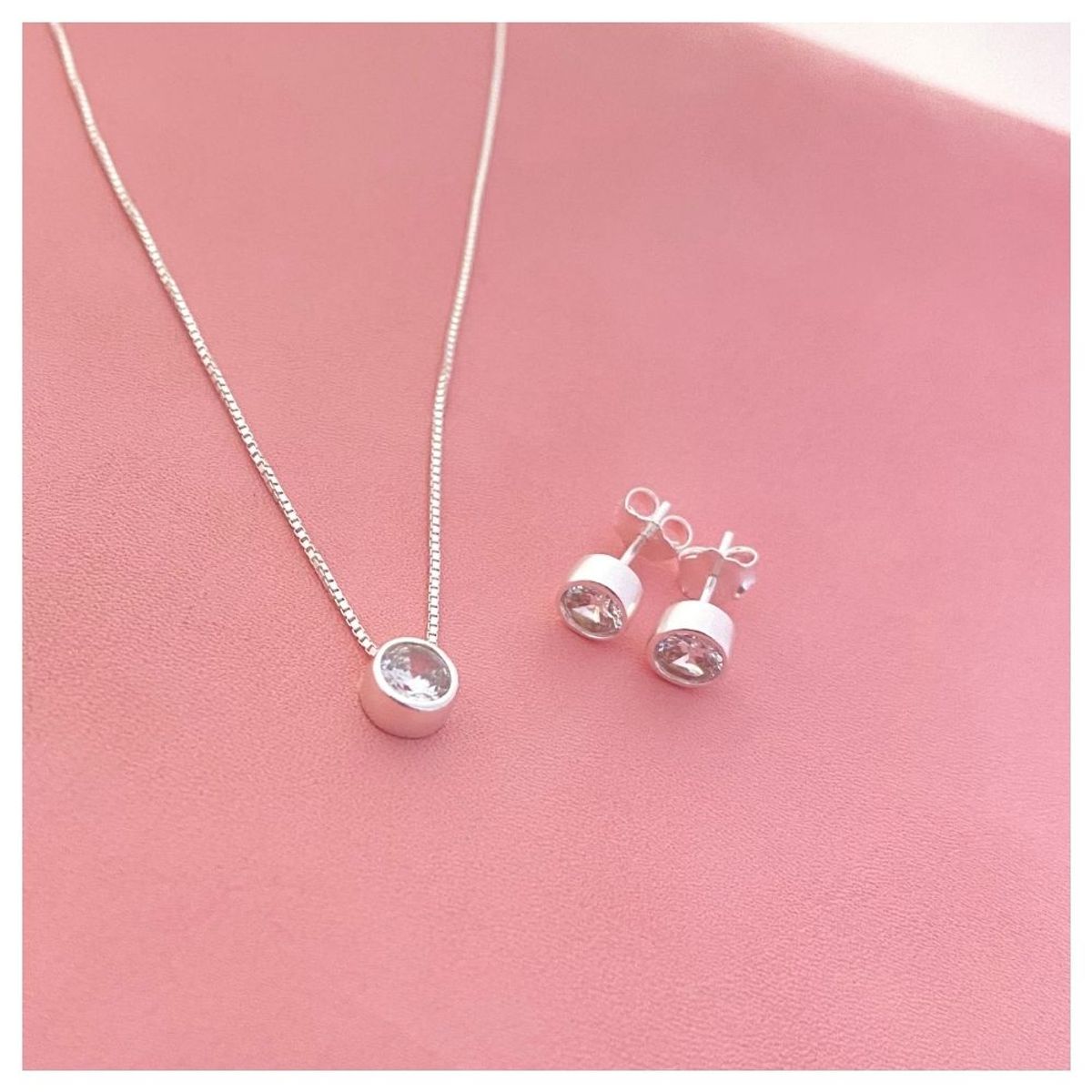 GENERICO - Set de Collar y Aretes Punto De Luz Plata 925