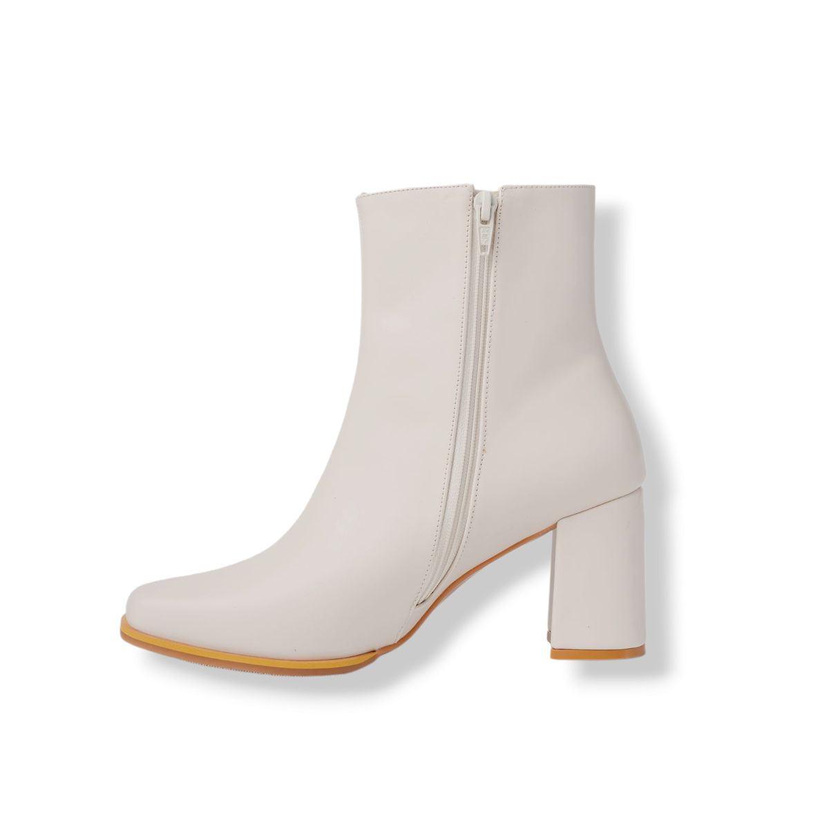 LB LIBBY CALZADOS Y ACCESORIOS - BOTINES PARA MUJER COLOR HUESO - PUNTA CUADRADA TACO 7