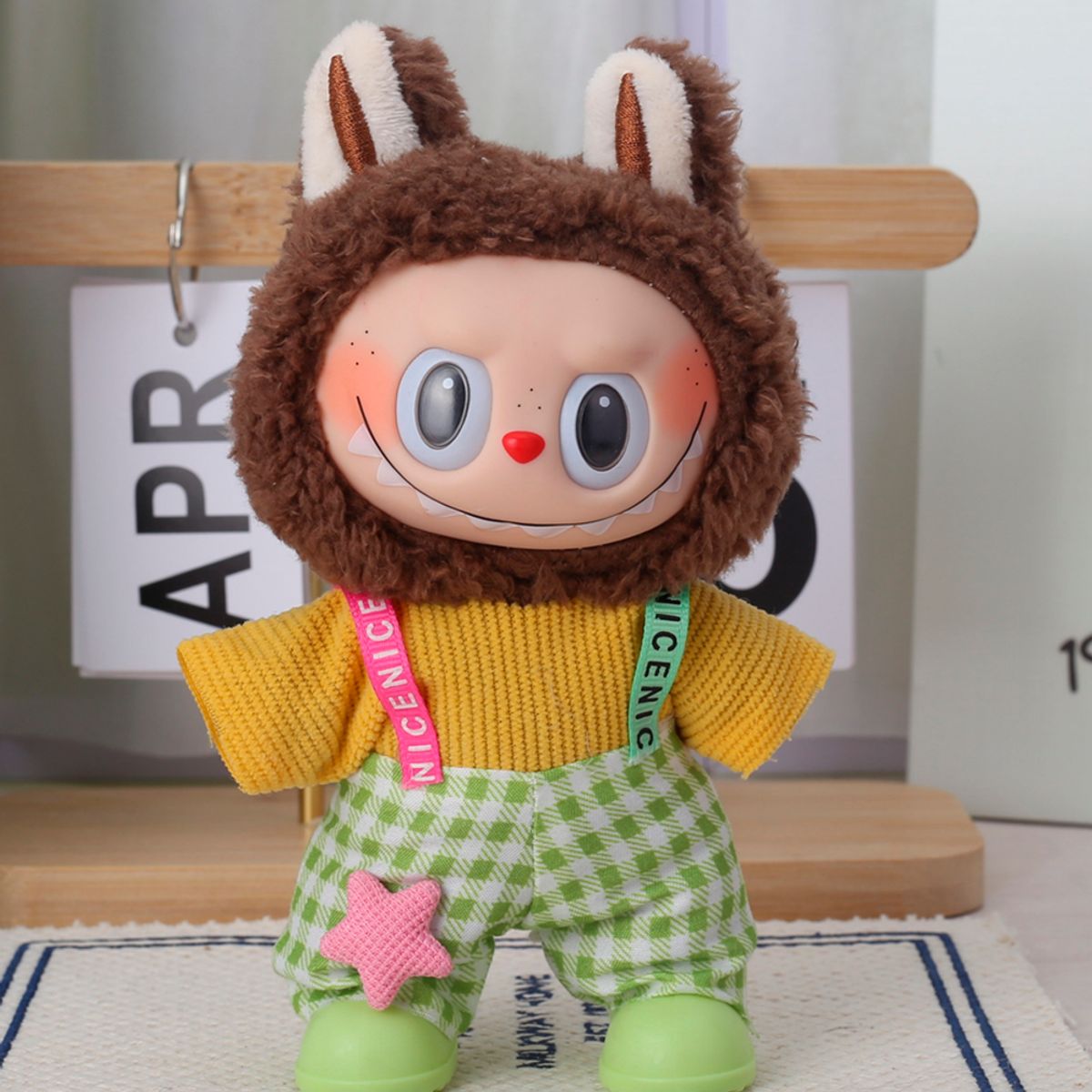 DISEÑO ORIGINAL - Ropa para Labubu Enterizo Amarillo Verde Cuadros Estrella