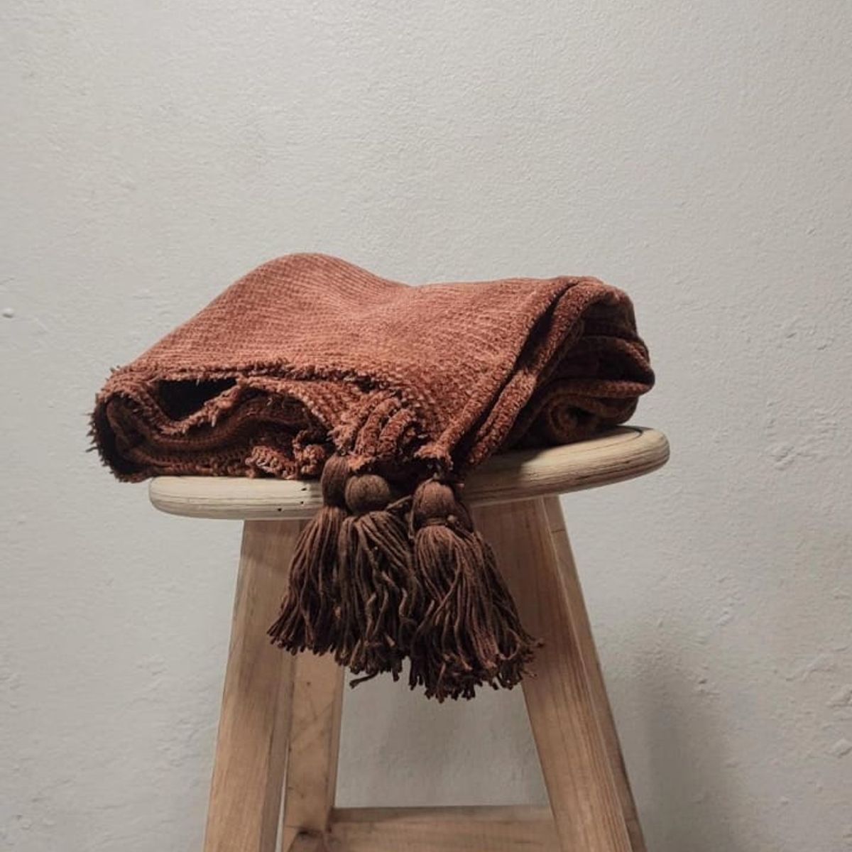 GENERICO - Manta - Pie de Cama 200x120 en Tejido Waffle con Borlas - Color Chocolate
