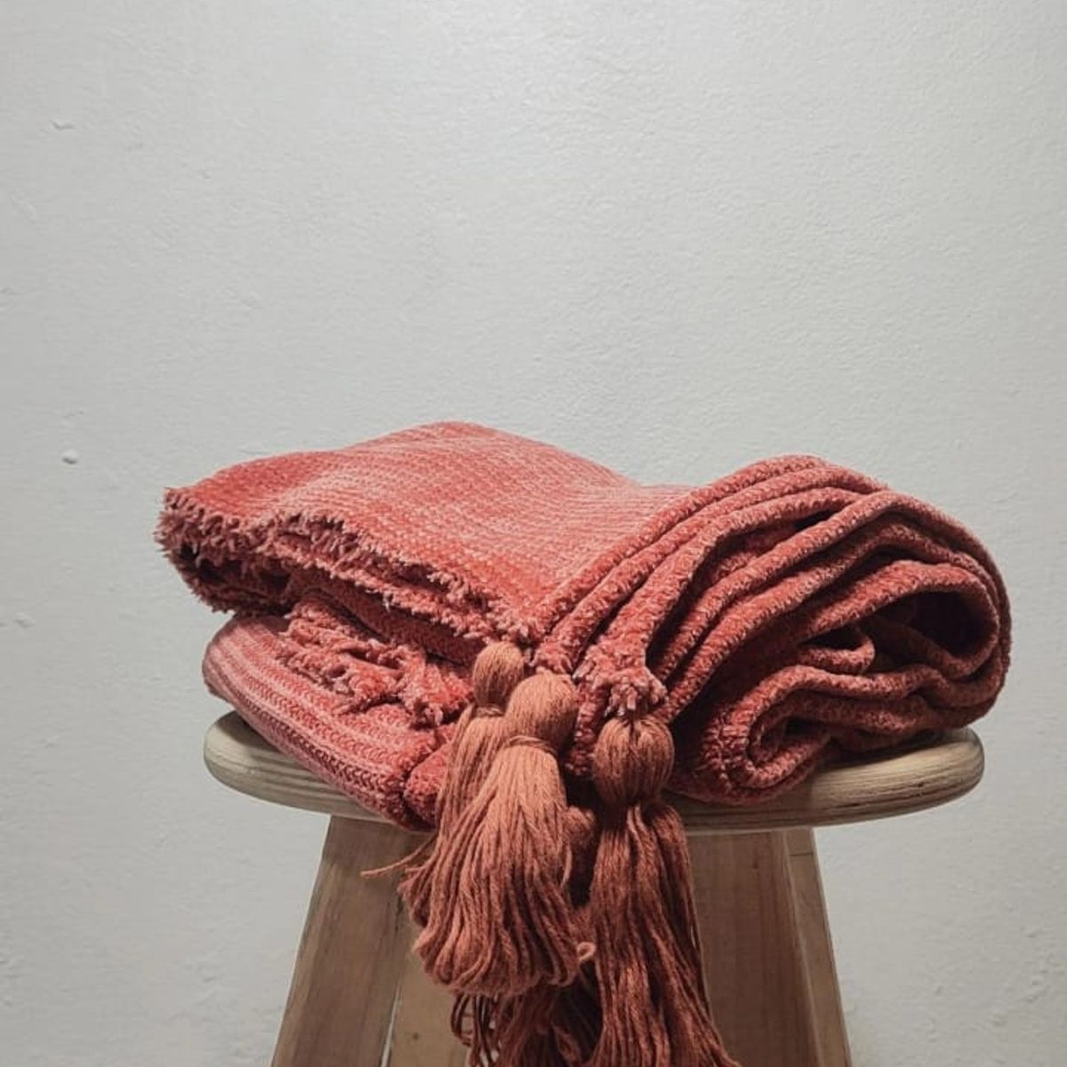 GENERICO - Manta - Pie de Cama 200x120 en Tejido Waffle con Borlas - Color Ladrillo