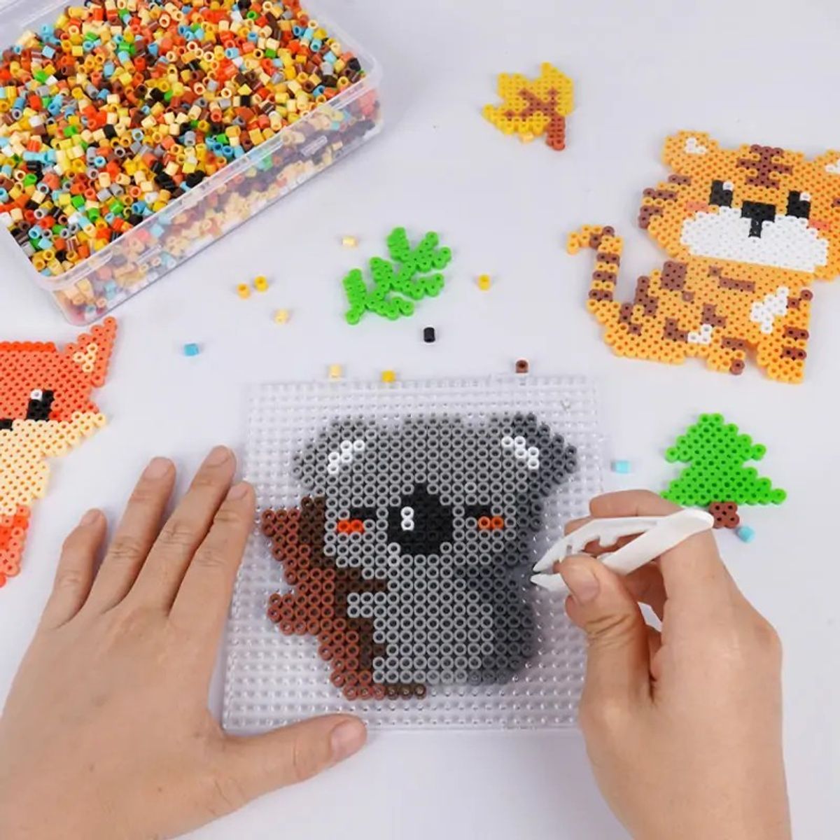 ARTKAL - Caja con beads 5mm modelo JUNGLE ADVENTURE - ARTKAL