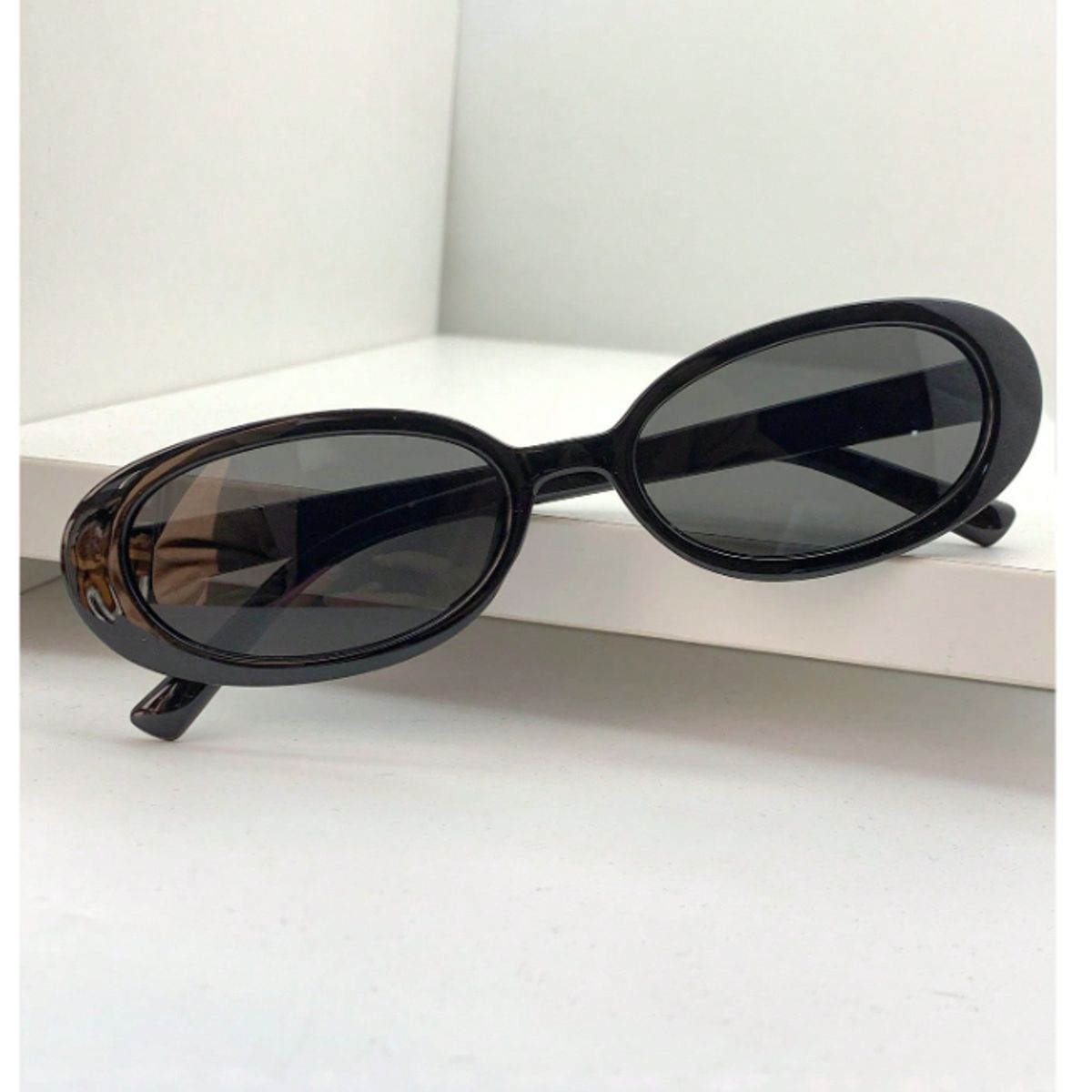 GENERICO - LENTES DE SOL RETRO OVALADO CON PROTECCION UV