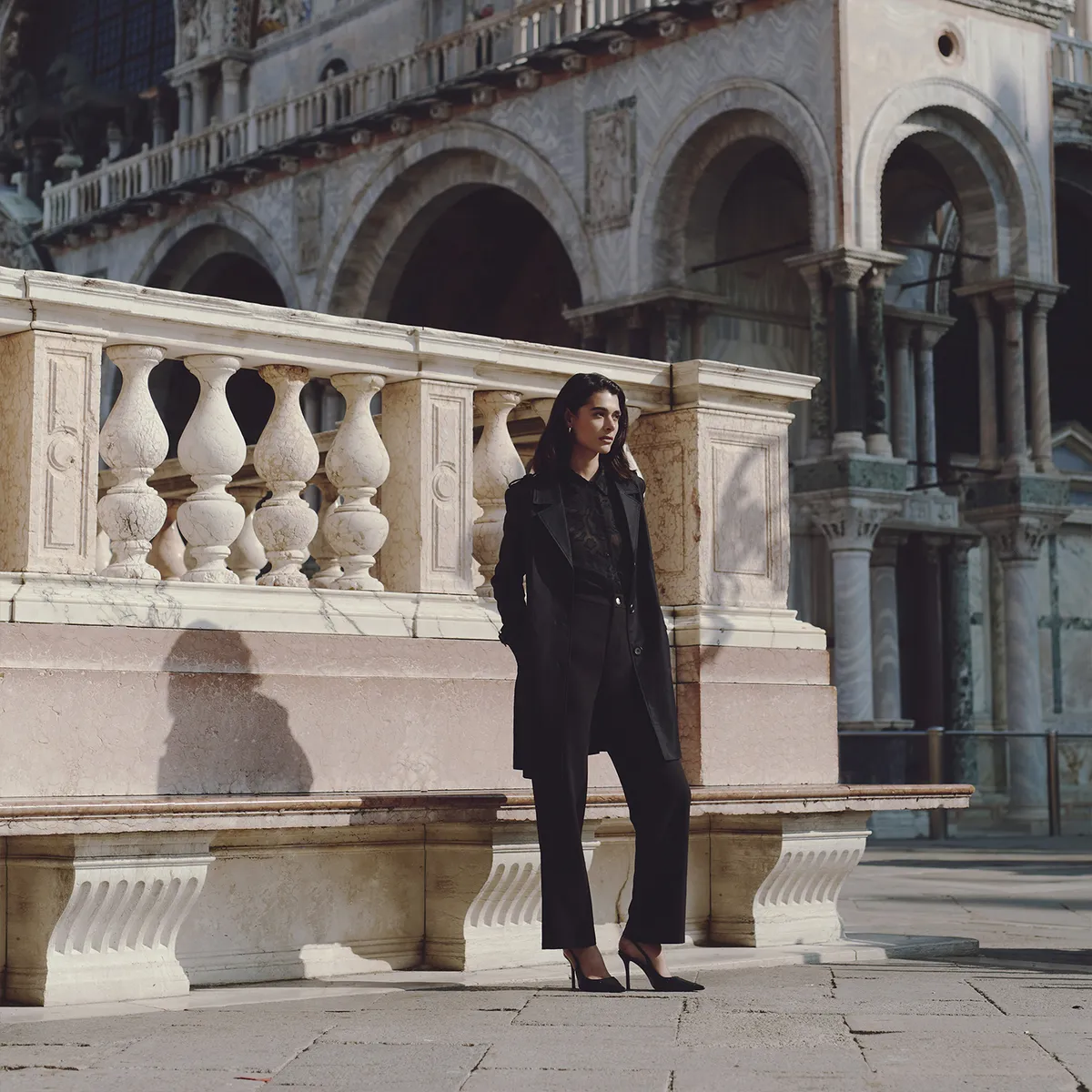 CAMILA VIALI - Camila Viali Trench Coat Negro