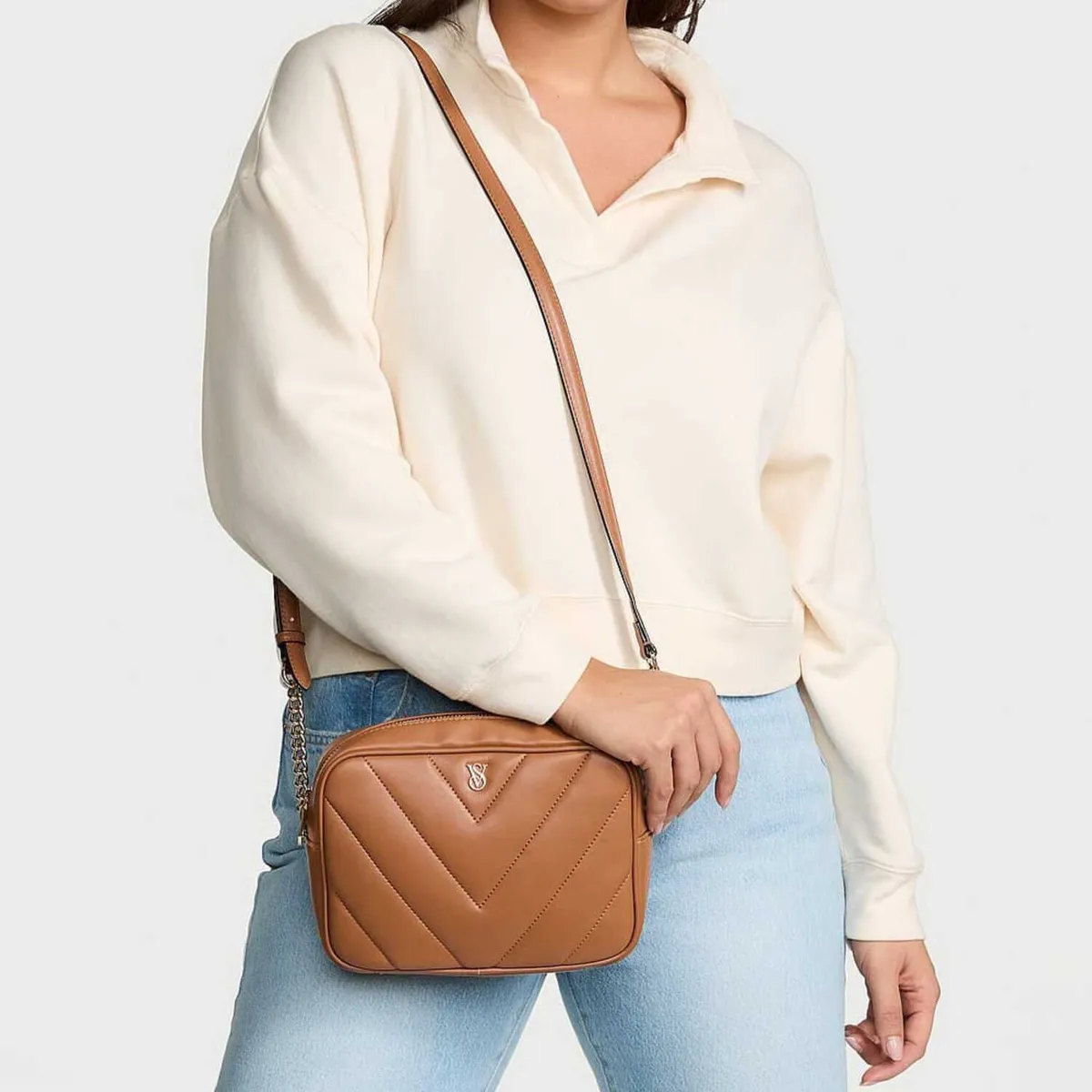 VICTORIA'S SECRET - Cartera Crossbody Camel  Victorias Secret