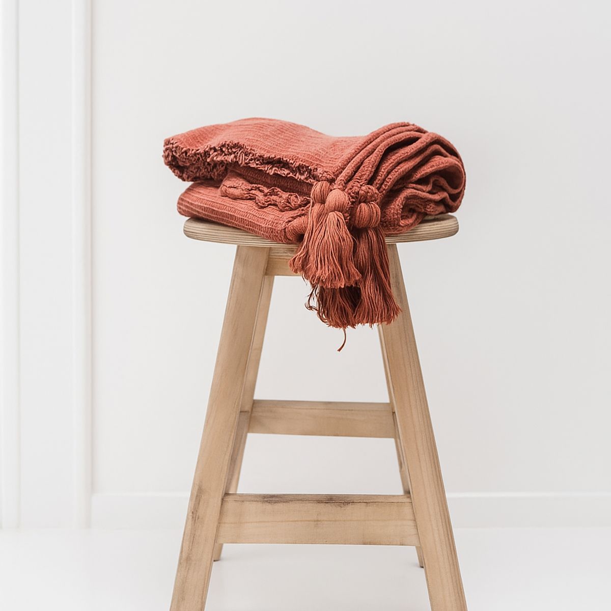 GENERICO - Manta - Pie de Cama 250 × 200 cm en Tejido Waffle con Borlas - Color Ladrillo