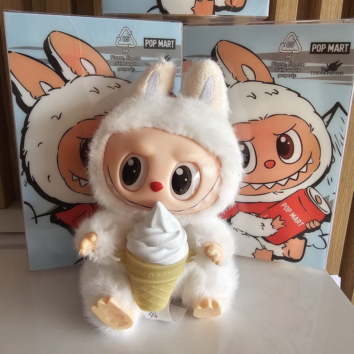 KAWAI - Dupe Bubu con Helado Serie Have a Seat Réplica