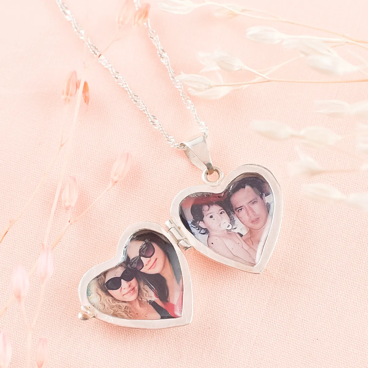 CLEO JOYAS & ACCESORIOS - Collar Relicario Diseño Recuerdos Grabado Plata