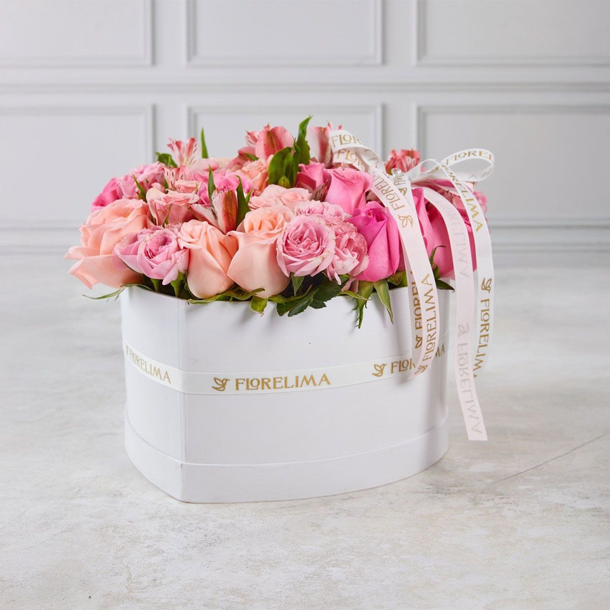 GENERICO - Box Corazón - Rosas Mini Rosas y Astromelias