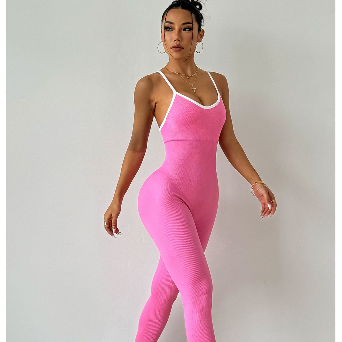 GENERICO - ENTERIZO DEPORTIVO CON EFECTO LEVANTA GLUTEOS