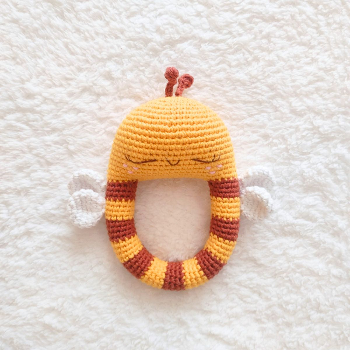 BE CRAFTY - Maxi Sonaja Abeja Dulce Vuelo Tejido Algodón Hipoalergénico