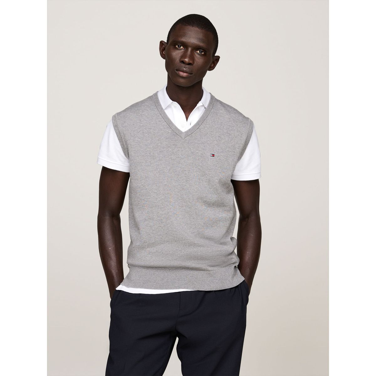 TOMMY HILFIGER - PULLOVER ESSENTIAL CTN V NK VEST