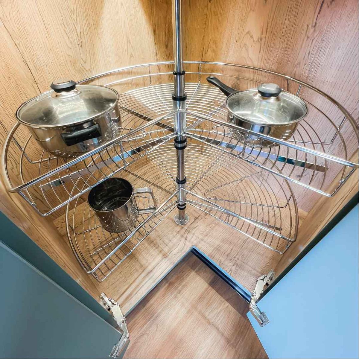 MAS CASA MOBILIARIO Y ACCESORIOS - Torno  270° cromado 62 cm diámetro