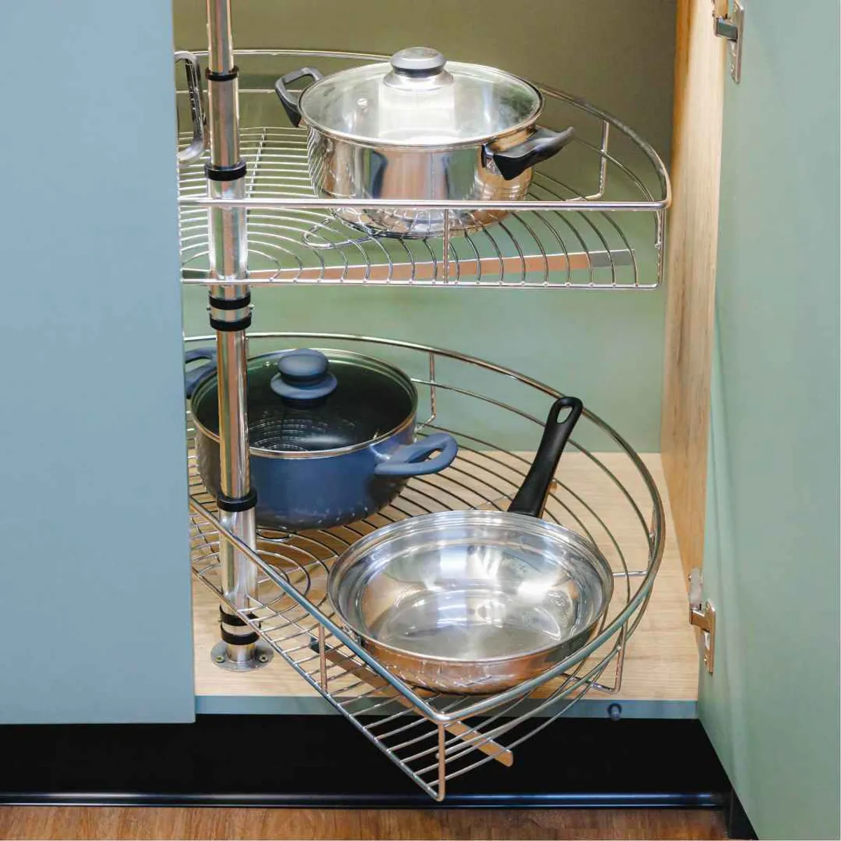 MAS CASA MOBILIARIO Y ACCESORIOS - Canasta giratoria cromada de 180° Más Casa Perú