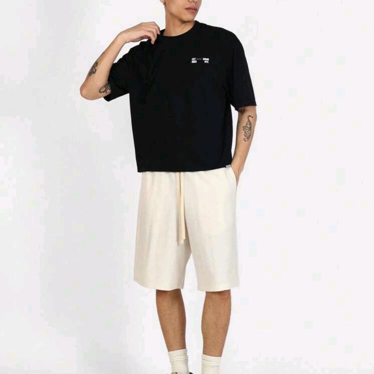 GENERICO - SHEIN CAMISETA NEGRA ESTAMPADO GRAFFITY