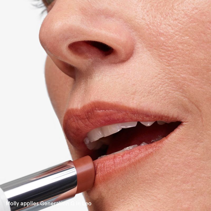 GLOSSIER - Lápiz labial mate Color Leo Generation G