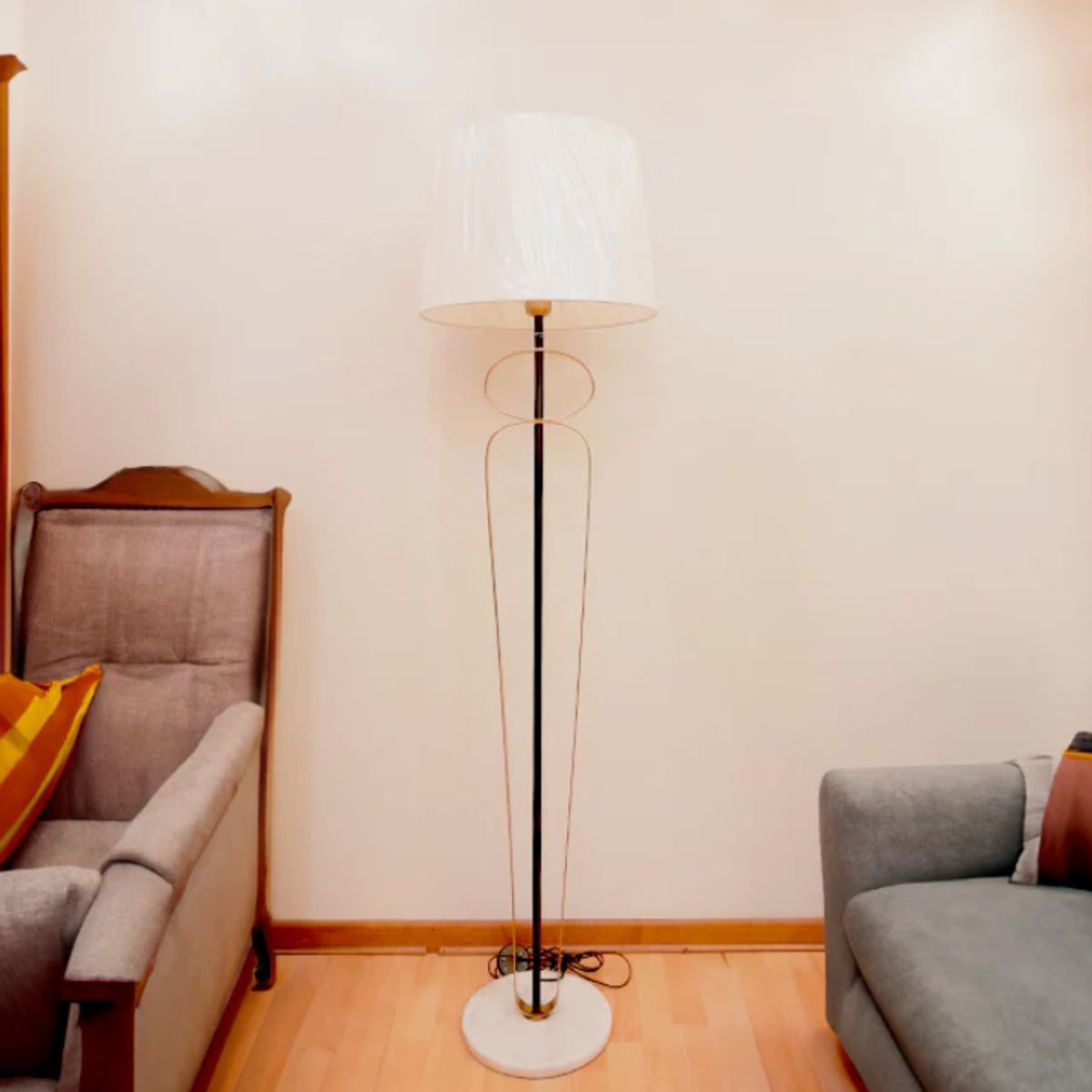 GENERICO - Lámpara de Pie Gold Led