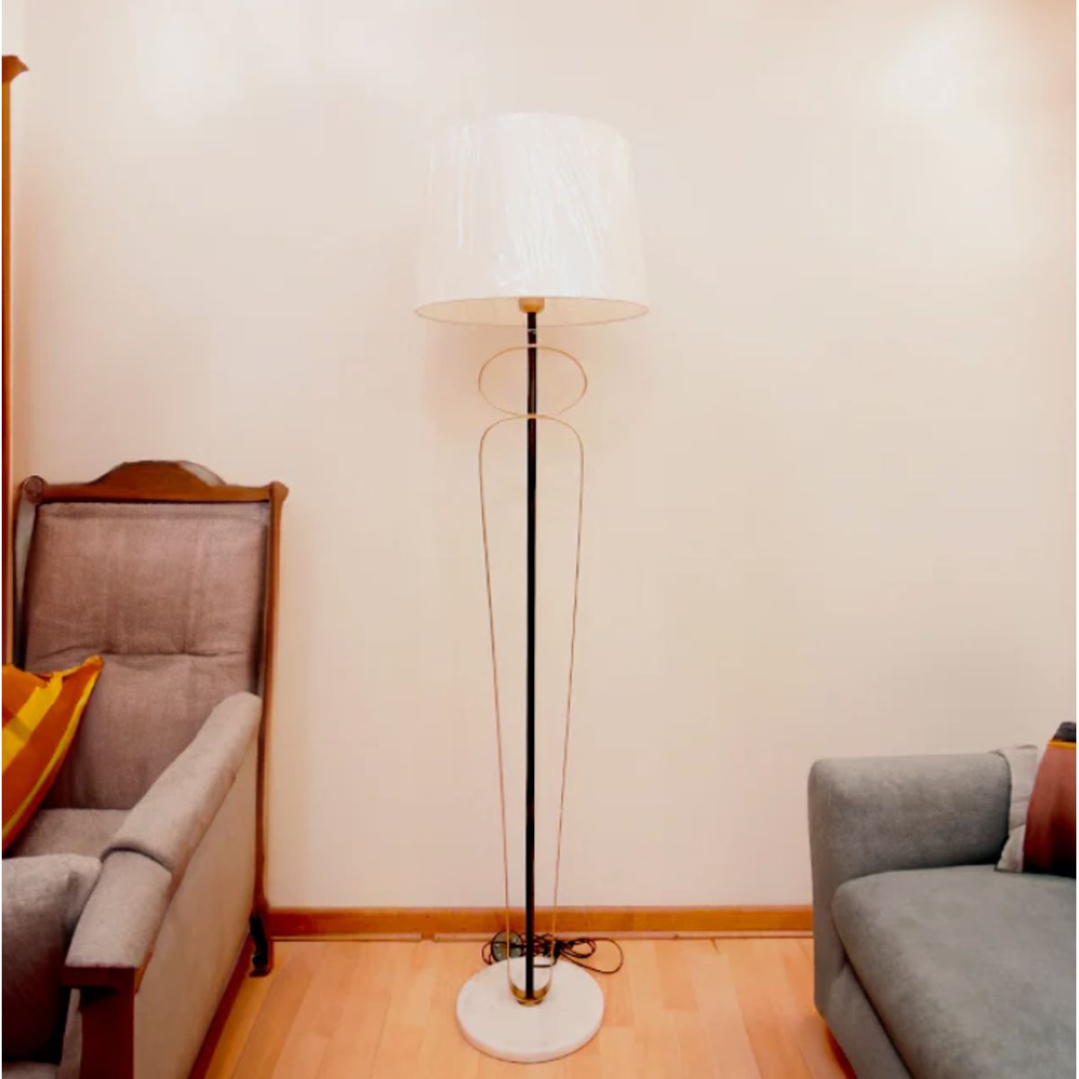 GENERICO - Lámpara de Pie Gold Led