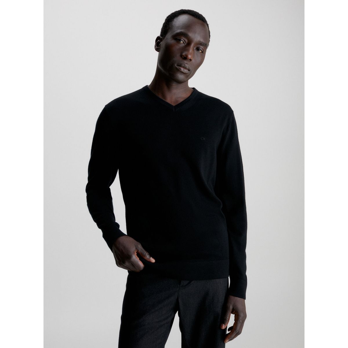 CALVIN KLEIN - SWEATER SUPERIOR WOOL VNECK SWEATER