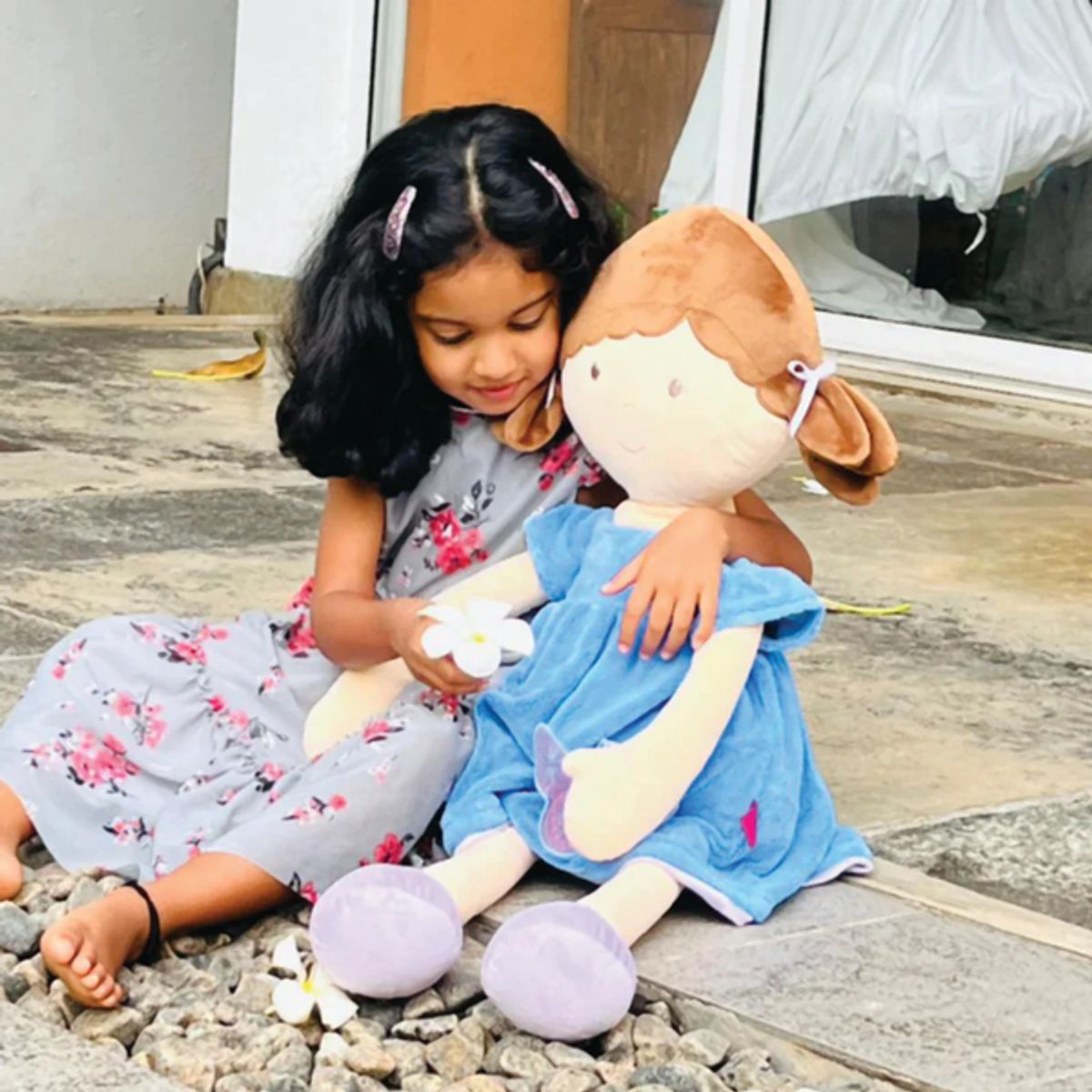 BONIKKA - Bonikka muñeca textil suave jumbo 80 cm modelo Pari vestido azul