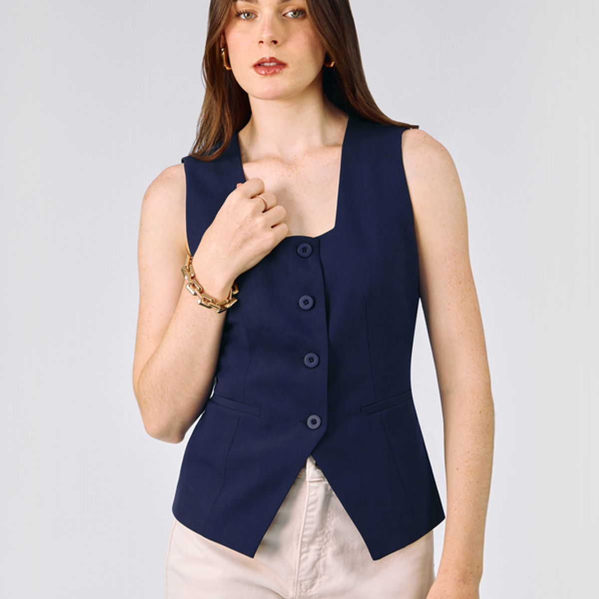 BANATY - CHALECO SASTRE ESCOTE CUADRADO DE MUJER