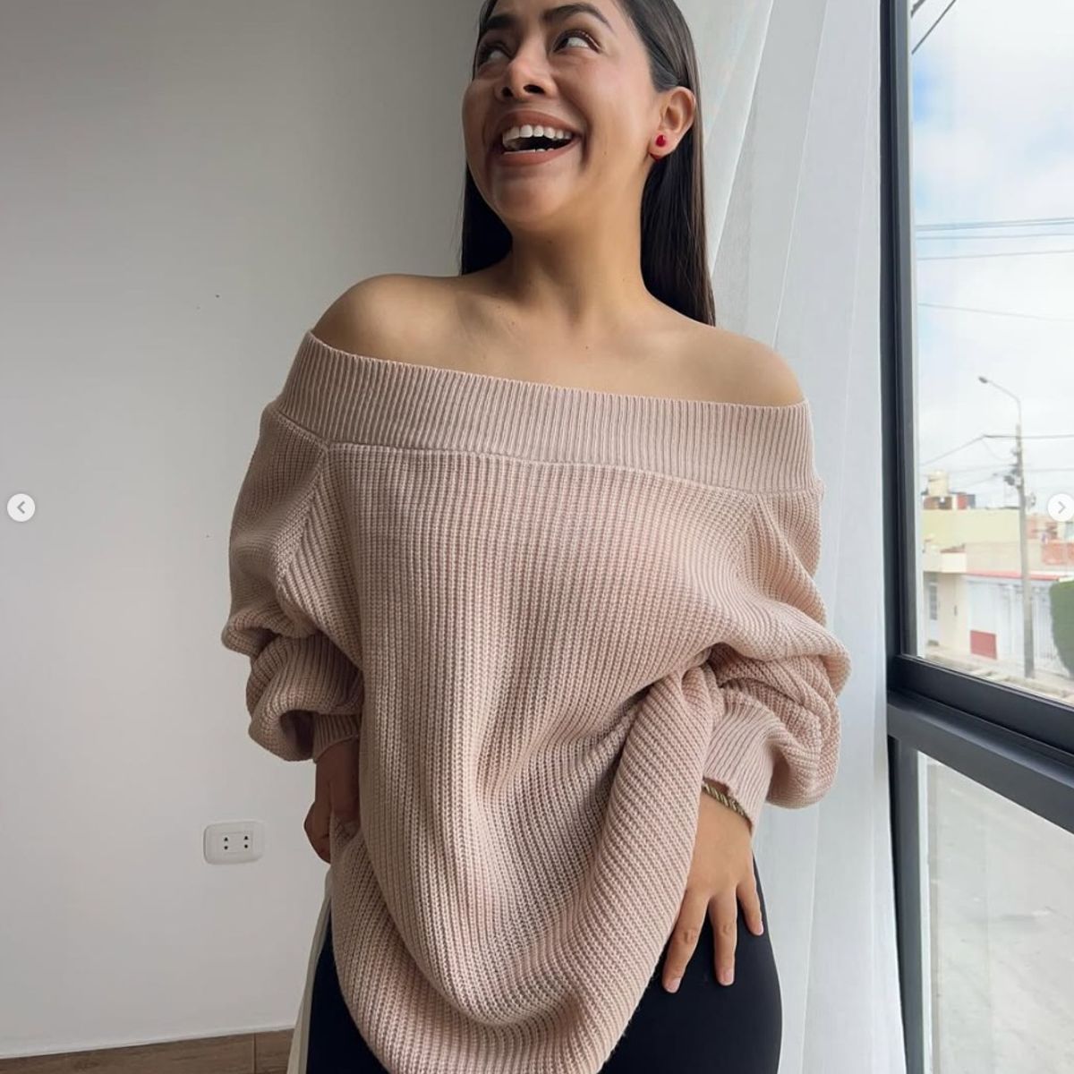 GENERICO - CHOMPA DE DAMA MODELO HOJAL