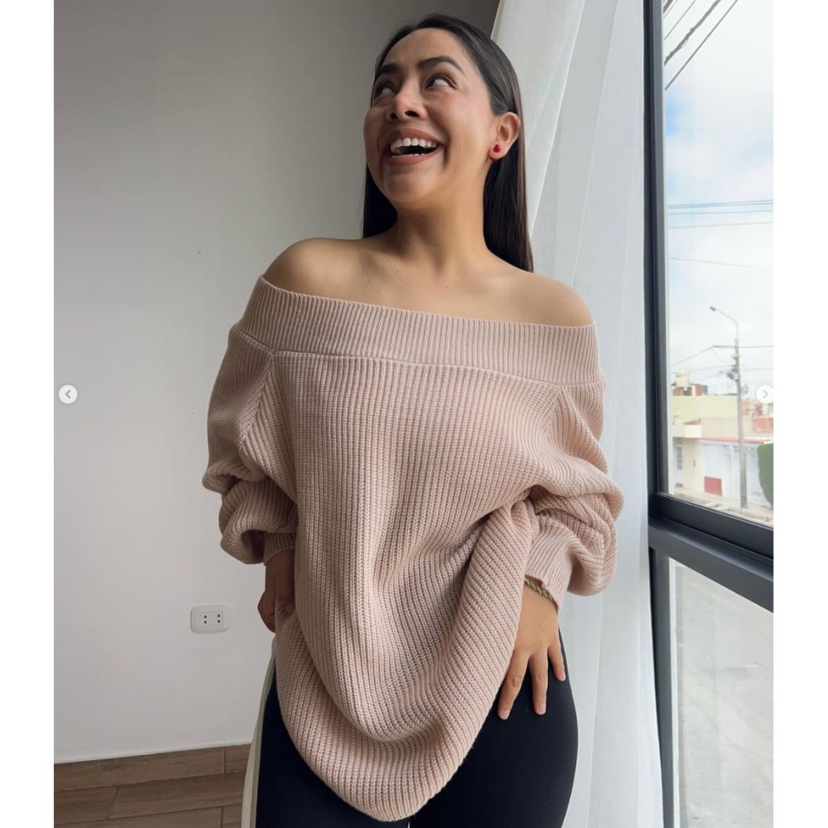 GENERICO - CHOMPA DE DAMA MODELO HOJAL