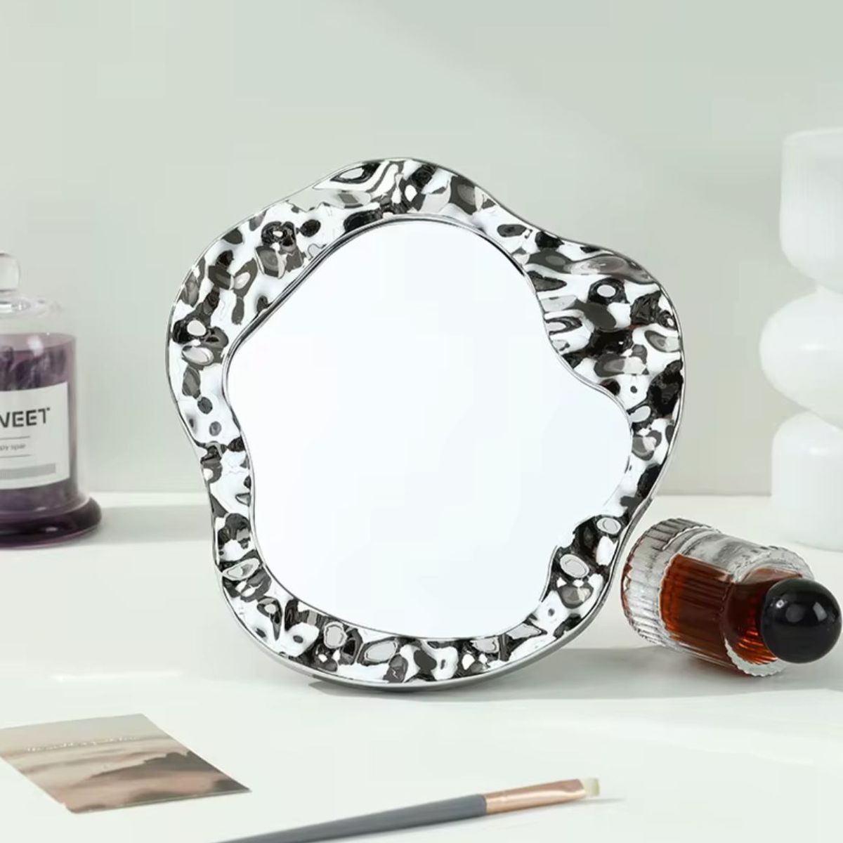 GENERICO - Espejo decorativo con bordes plateados Circular