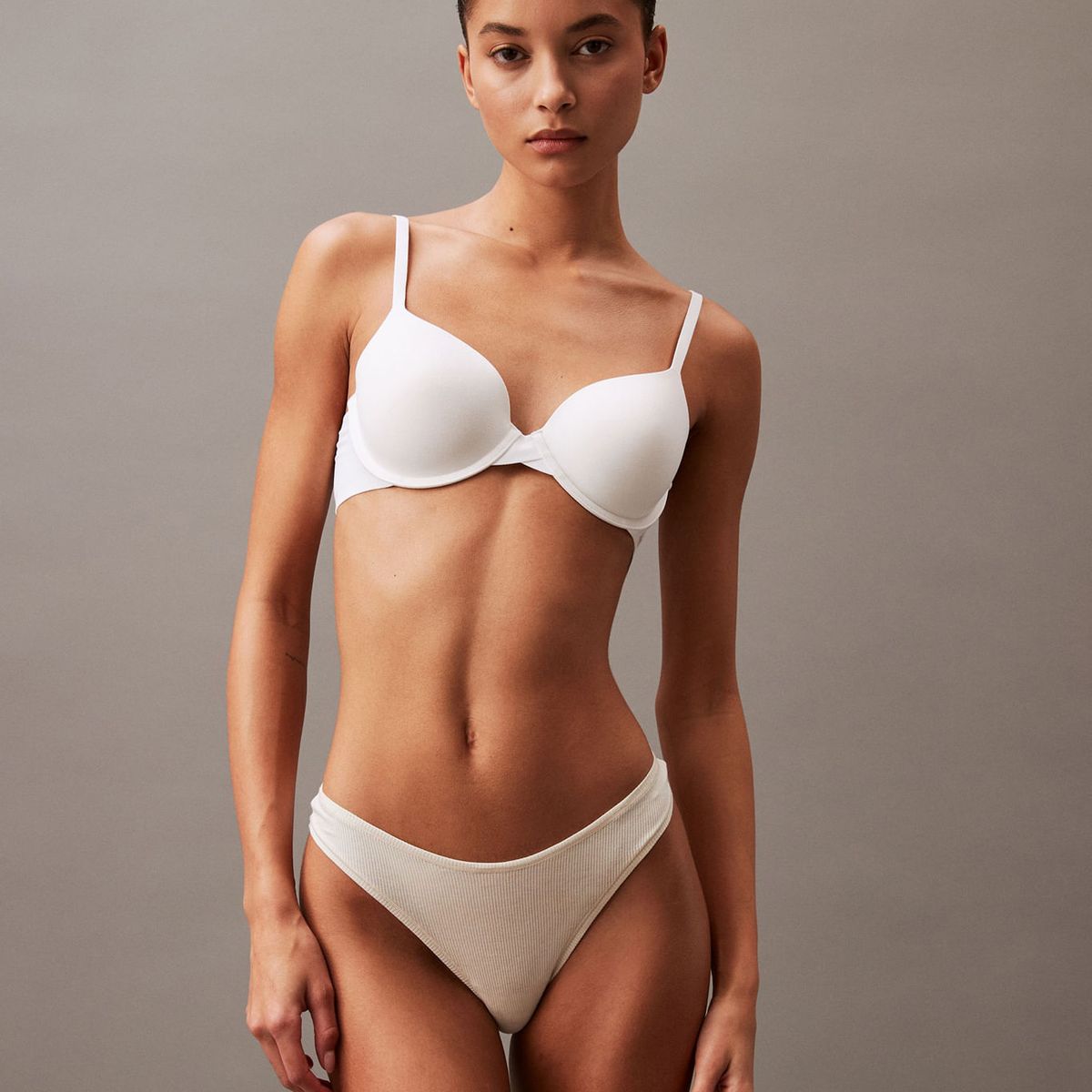 CALVIN KLEIN - PANTY TABLE MODAL -THONG