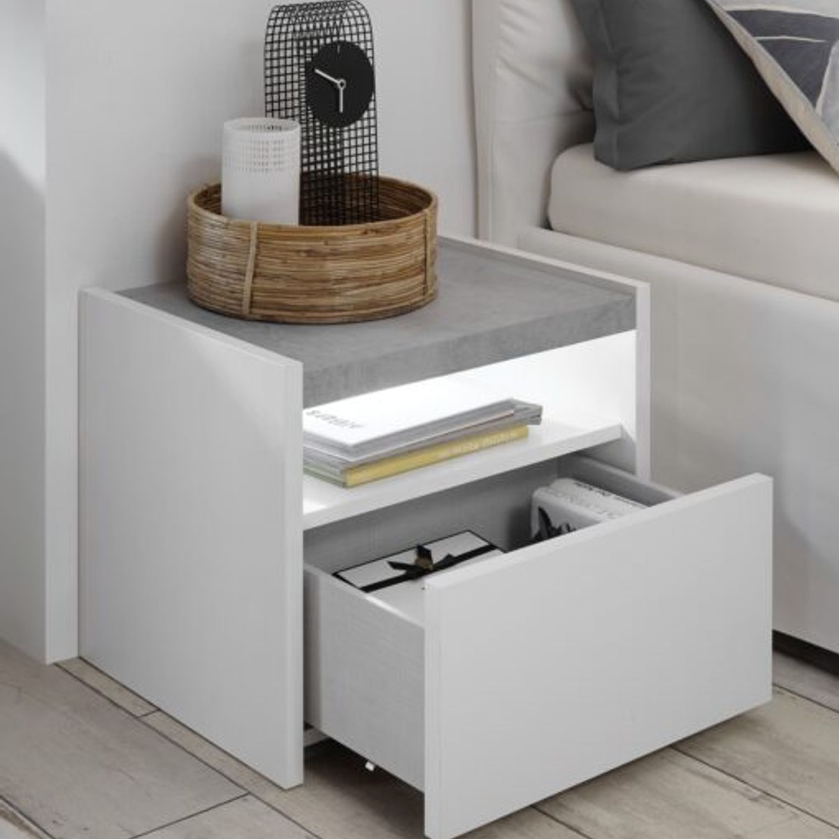 73 EXPERIENCE - Velador Sely Color Blanco & Cemento 73 Experience