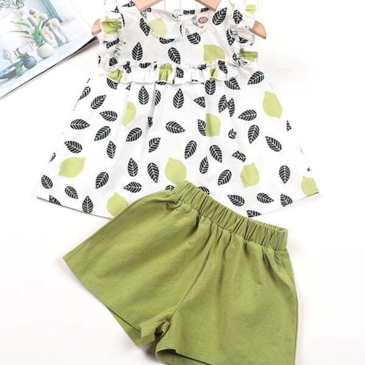 TAIS PRINCESS - Conjunto niñas con estampado de hojas con shorts