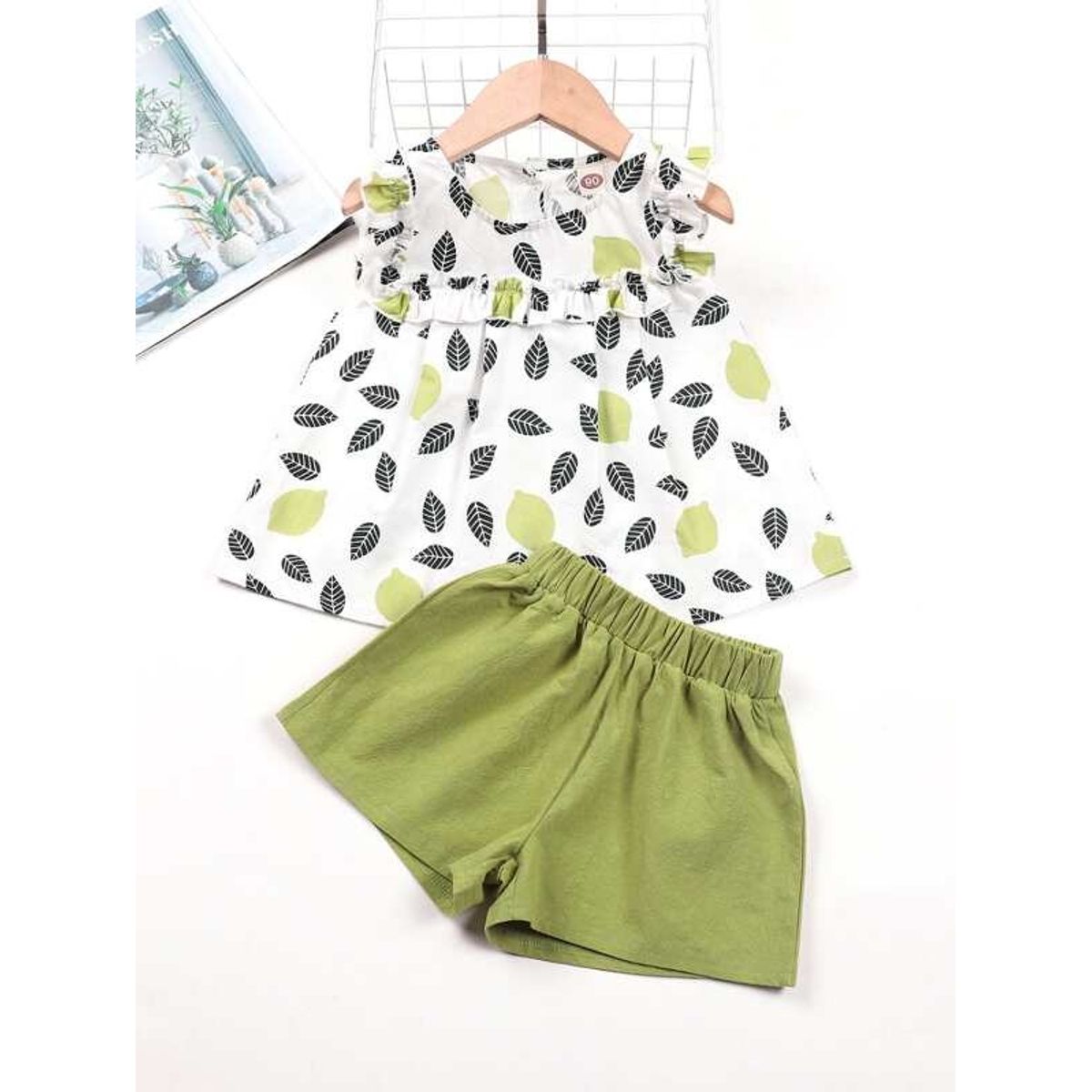 TAIS PRINCESS - Conjunto niñas con estampado de hojas con shorts