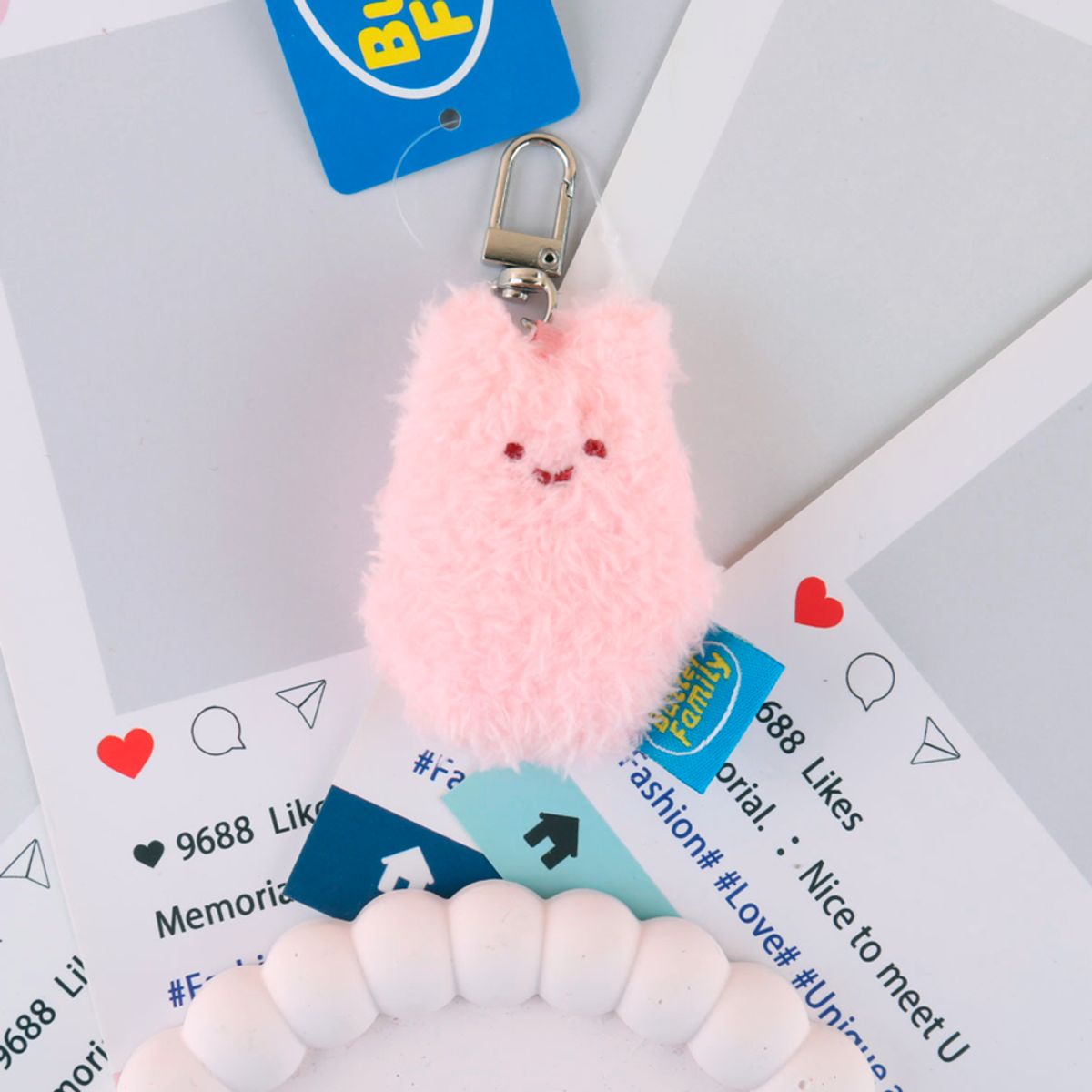 DISEÑO ORIGINAL - Llavero Strawberry Rabbit Butter Family