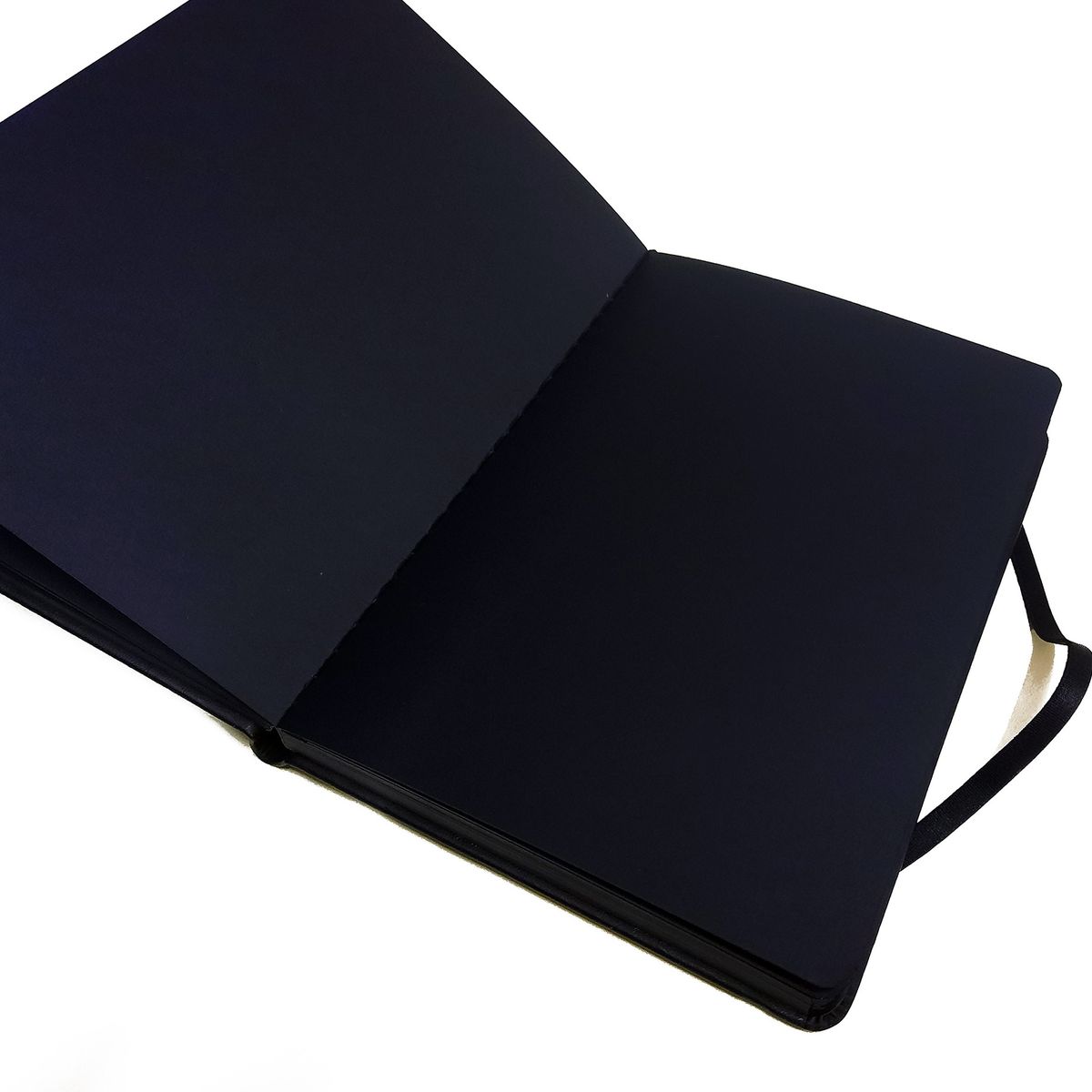 GENERICO - CUADERNO HOJAS NEGRAS